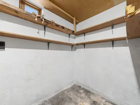 86 Whitburn Crescent Toronto ON M3M 2S4