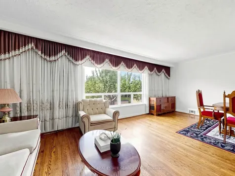 86 Whitburn Crescent Toronto ON M3M 2S4