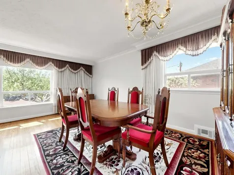 86 Whitburn Crescent Toronto ON M3M 2S4