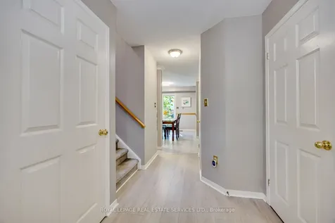 2114 Springdale Road Oakville ON L6M 4C6