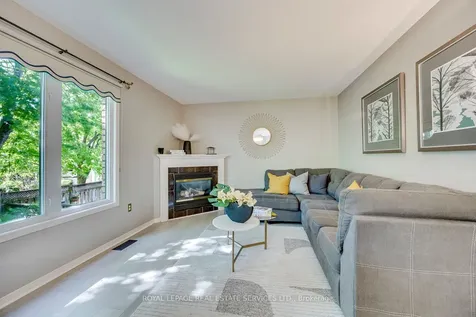 2114 Springdale Road Oakville ON L6M 4C6