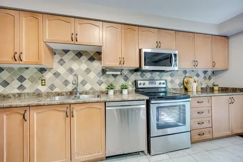 2114 Springdale Road Oakville ON L6M 4C6