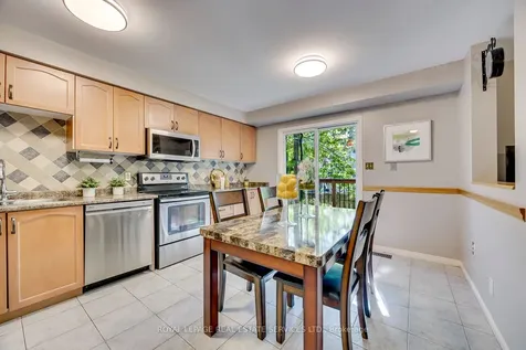 2114 Springdale Road Oakville ON L6M 4C6