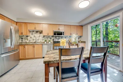 2114 Springdale Road Oakville ON L6M 4C6