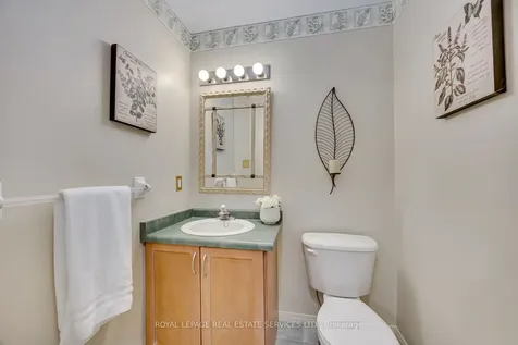 2114 Springdale Road Oakville ON L6M 4C6