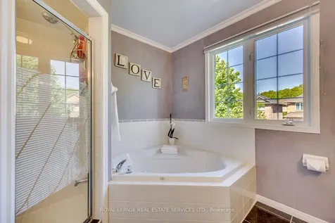 2114 Springdale Road Oakville ON L6M 4C6