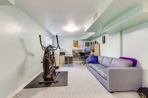2114 Springdale Road Oakville ON L6M 4C6