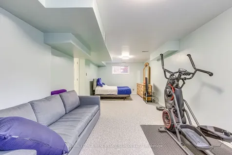 2114 Springdale Road Oakville ON L6M 4C6