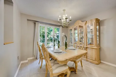 2114 Springdale Road Oakville ON L6M 4C6