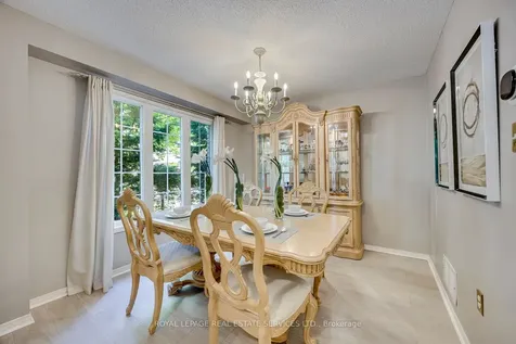 2114 Springdale Road Oakville ON L6M 4C6