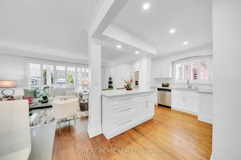 19 Wall Avenue Toronto ON M9N 2N6