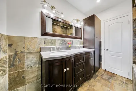 19 Wall Avenue Toronto ON M9N 2N6