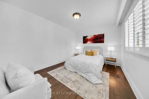 19 Wall Avenue Toronto ON M9N 2N6