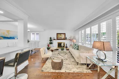19 Wall Avenue Toronto ON M9N 2N6