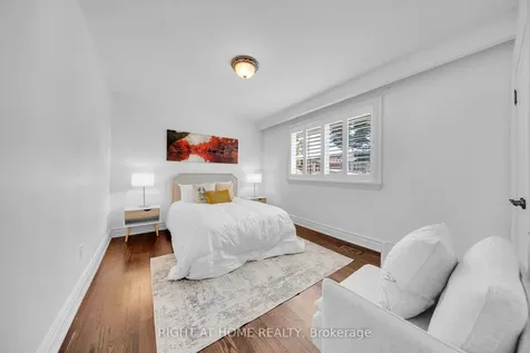 19 Wall Avenue Toronto ON M9N 2N6