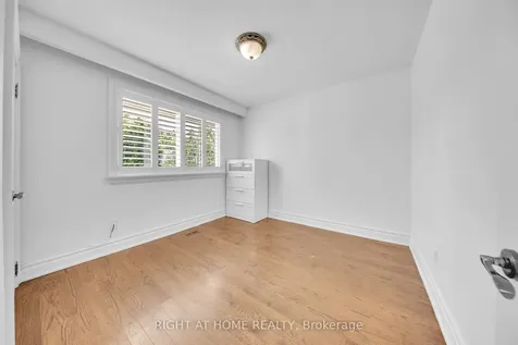 19 Wall Avenue Toronto ON M9N 2N6
