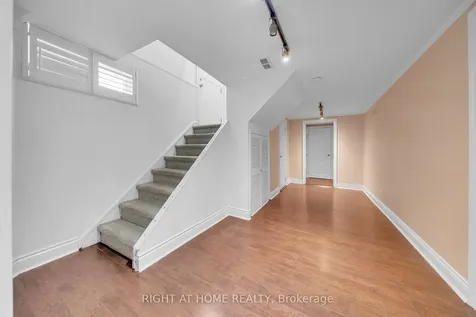 19 Wall Avenue Toronto ON M9N 2N6