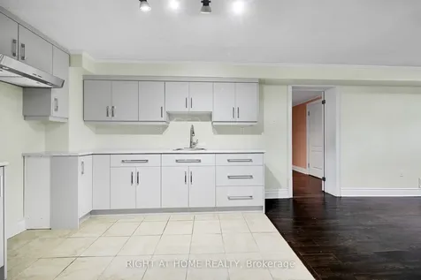 19 Wall Avenue Toronto ON M9N 2N6