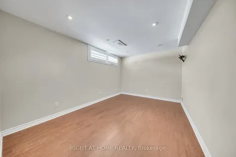 19 Wall Avenue Toronto ON M9N 2N6