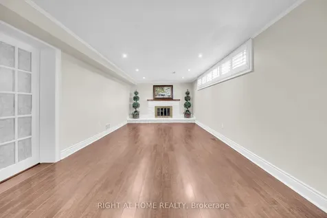 19 Wall Avenue Toronto ON M9N 2N6
