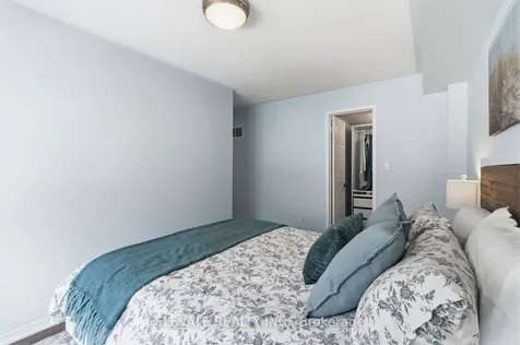 50 Turntable Crescent Toronto ON M6H 4K9