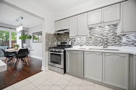 71 Dandelion Road Brampton ON L6R 1Y3