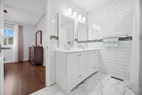 71 Dandelion Road Brampton ON L6R 1Y3