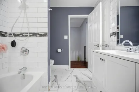 71 Dandelion Road Brampton ON L6R 1Y3
