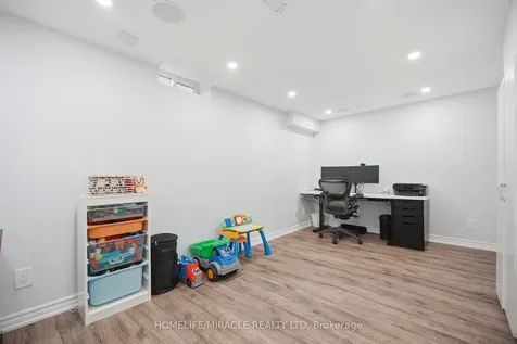 71 Dandelion Road Brampton ON L6R 1Y3