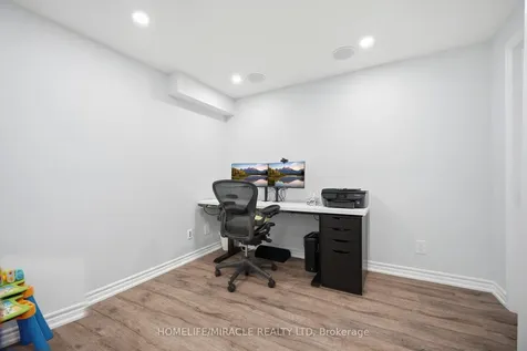 71 Dandelion Road Brampton ON L6R 1Y3