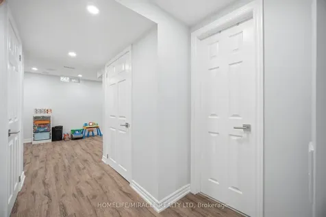 71 Dandelion Road Brampton ON L6R 1Y3