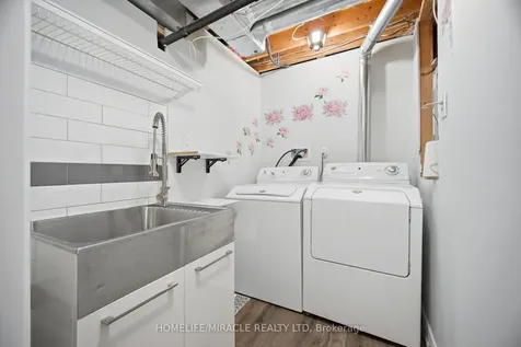 71 Dandelion Road Brampton ON L6R 1Y3