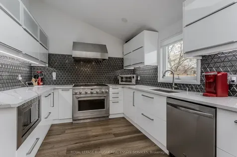 3199 Desmond Drive Burlington ON L7M 3N1