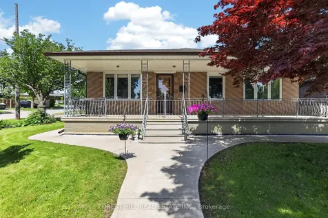 11 Fairweather Road Toronto ON M6M 4C8