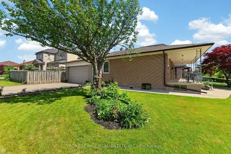 11 Fairweather Road Toronto ON M6M 4C8