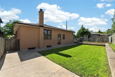 11 Fairweather Road Toronto ON M6M 4C8