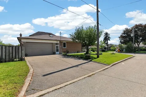11 Fairweather Road Toronto ON M6M 4C8
