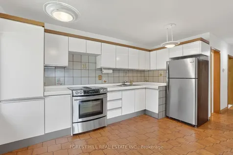 11 Fairweather Road Toronto ON M6M 4C8