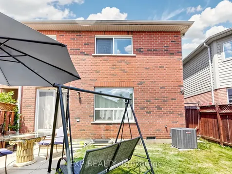 41 Bramfield Street Brampton ON L7A 2W1