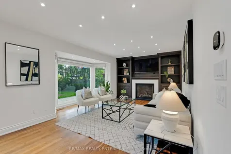 2068 Tenoga Drive Mississauga ON L5H 3K2