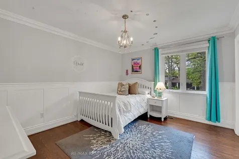 2068 Tenoga Drive Mississauga ON L5H 3K2