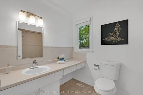 2068 Tenoga Drive Mississauga ON L5H 3K2