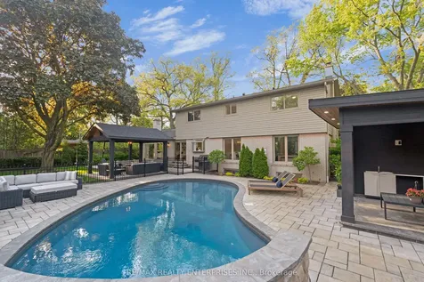 2068 Tenoga Drive Mississauga ON L5H 3K2