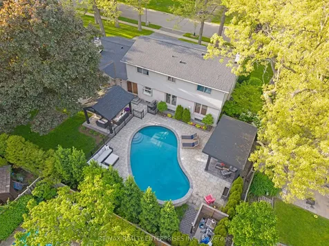 2068 Tenoga Drive Mississauga ON L5H 3K2