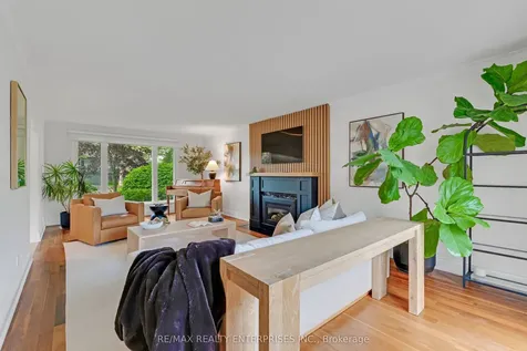 2068 Tenoga Drive Mississauga ON L5H 3K2