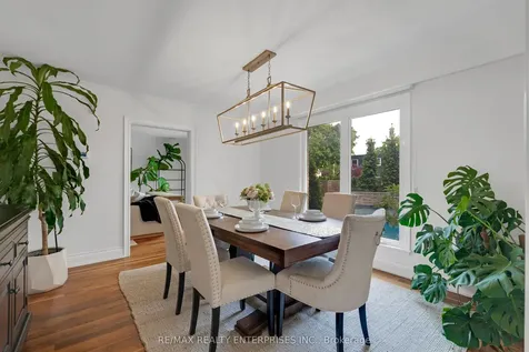 2068 Tenoga Drive Mississauga ON L5H 3K2