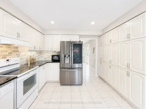 3379 Mulcaster Road Mississauga ON L5L 5A7