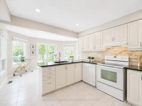 3379 Mulcaster Road Mississauga ON L5L 5A7