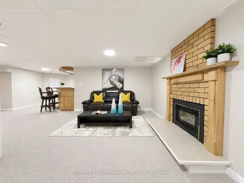 3379 Mulcaster Road Mississauga ON L5L 5A7