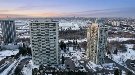 8 Lisa Street Brampton ON L6T 4S6